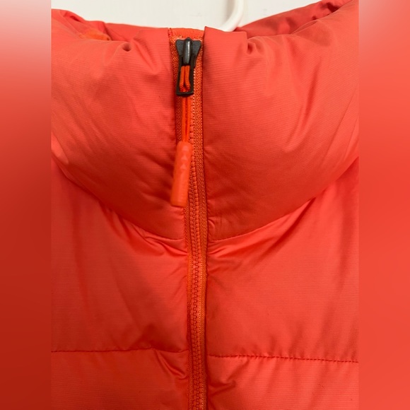The northface orange puffer vest with 700 fill- - size M - excellent condition - Picture 6 of 6